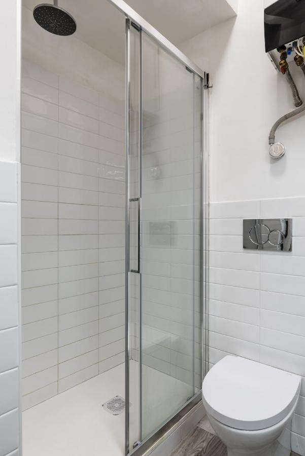 Acquario 5' Free Wifi & Netflix "Prione" By Tilo Apartment'S Генуа Екстериор снимка